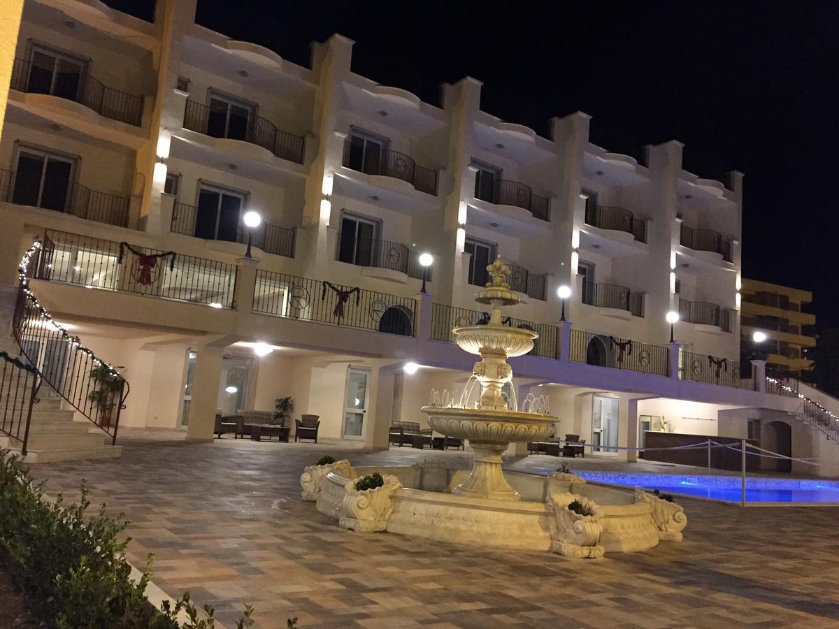 Hotel Riviera Palace ポルト・エンペードクレ エクステリア 写真