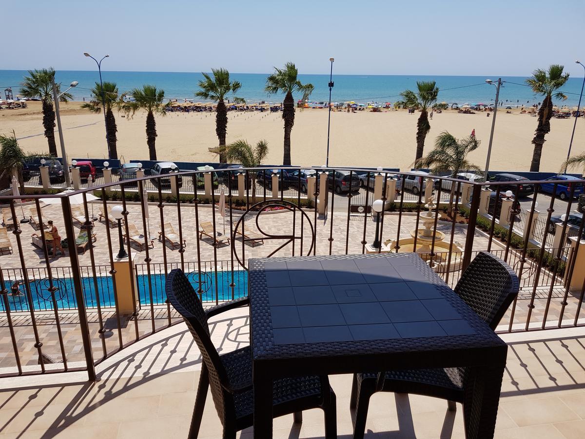 Hotel Riviera Palace ポルト・エンペードクレ エクステリア 写真