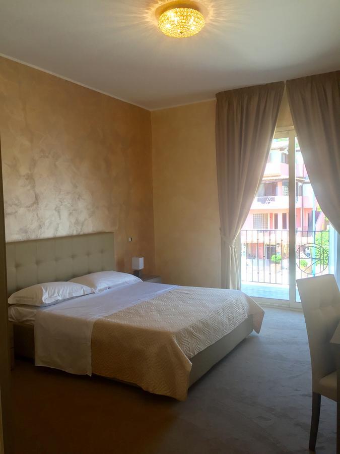 Hotel Riviera Palace ポルト・エンペードクレ エクステリア 写真