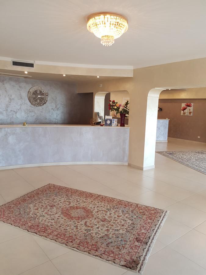 Hotel Riviera Palace ポルト・エンペードクレ エクステリア 写真