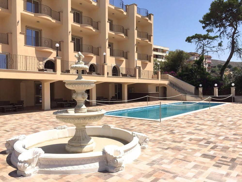 Hotel Riviera Palace ポルト・エンペードクレ エクステリア 写真