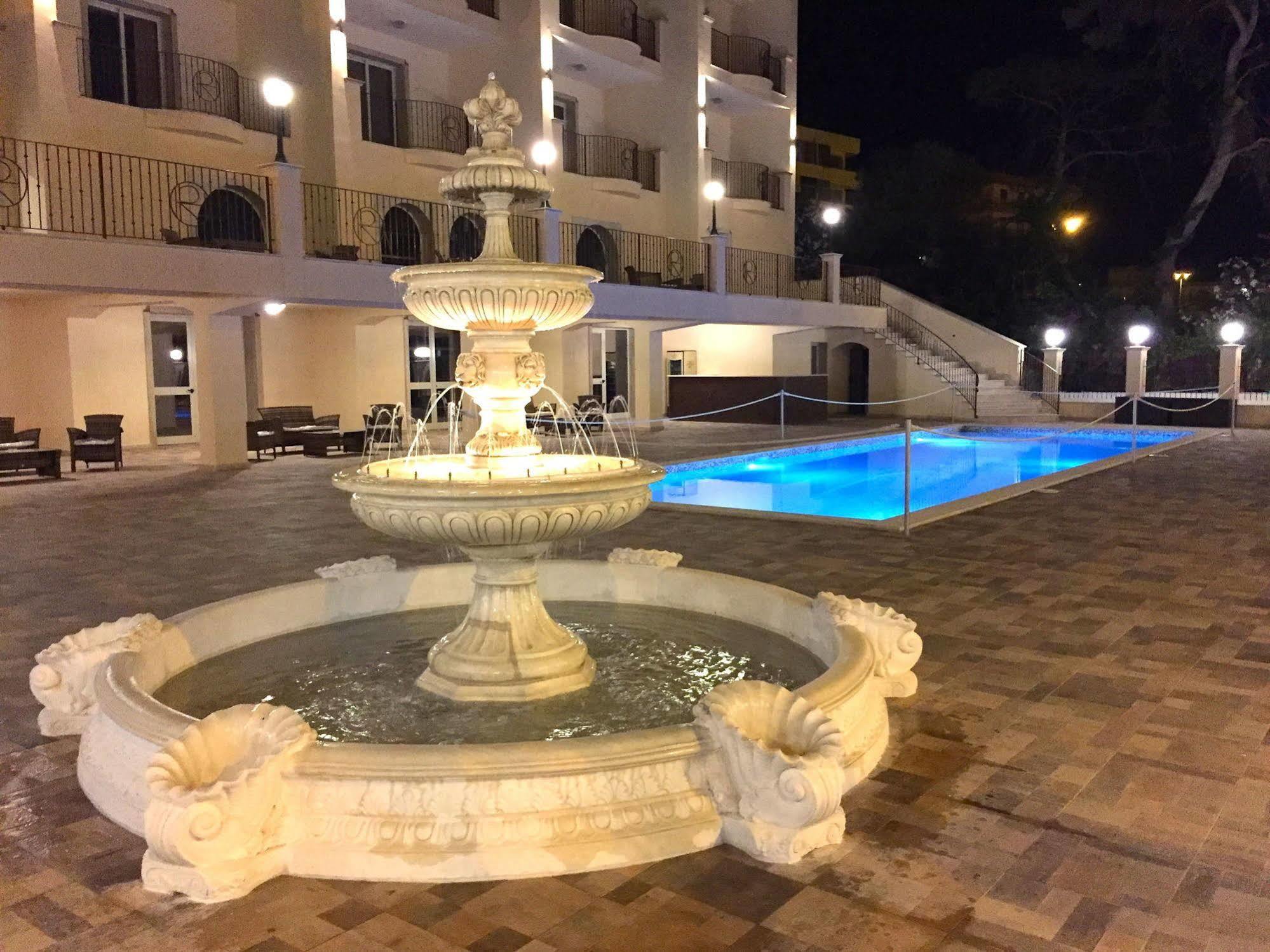Hotel Riviera Palace ポルト・エンペードクレ エクステリア 写真